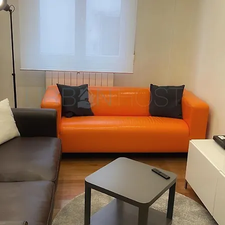 Vivienda Turistica Urbana En Santuchu, Comoda, Funcional Y Con Parking *