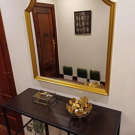 Apartamento Vivienda Turística Urbana En Santuchu, Cómoda, Funcional Y Con Parking